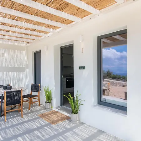 Vila Rockaine Echoes *