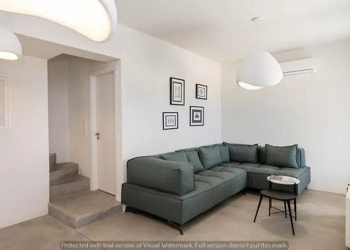 Rockaine Echoes Vila