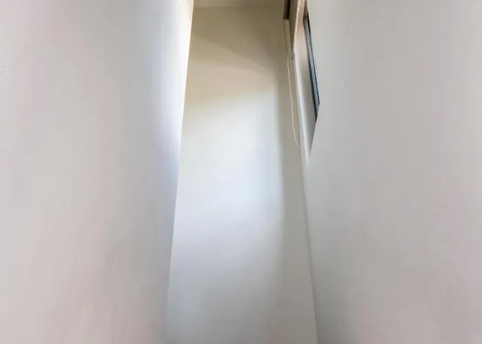 Vila Rockaine Echoes *