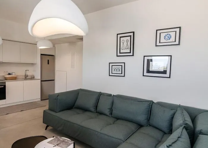 Rockaine Echoes * Tínos