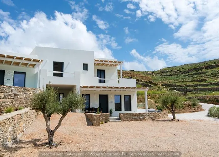 Rockaine Echoes Tínos