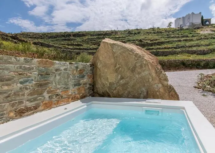 Rockaine Echoes * Tínos