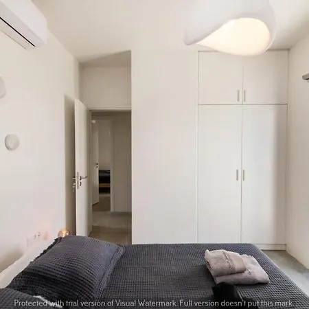 Villa Rockaine Echoes *