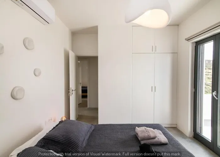 Villa Rockaine Echoes *