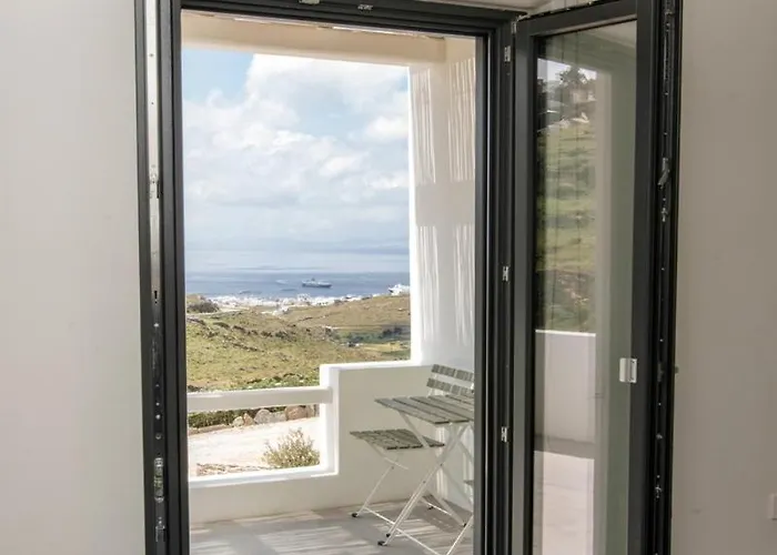 Rockaine Echoes Tínos