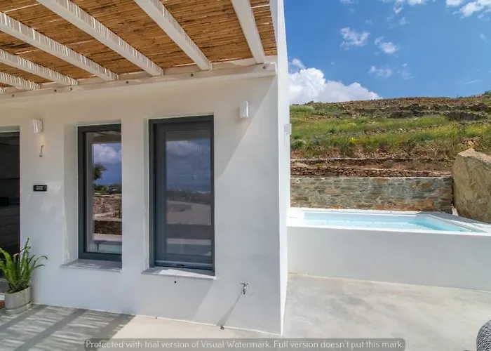 Rockaine Echoes Villa