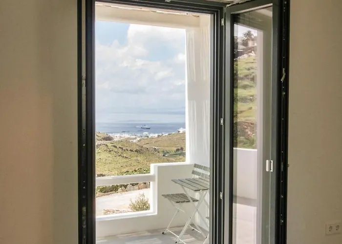 Rockaine Echoes Tínos