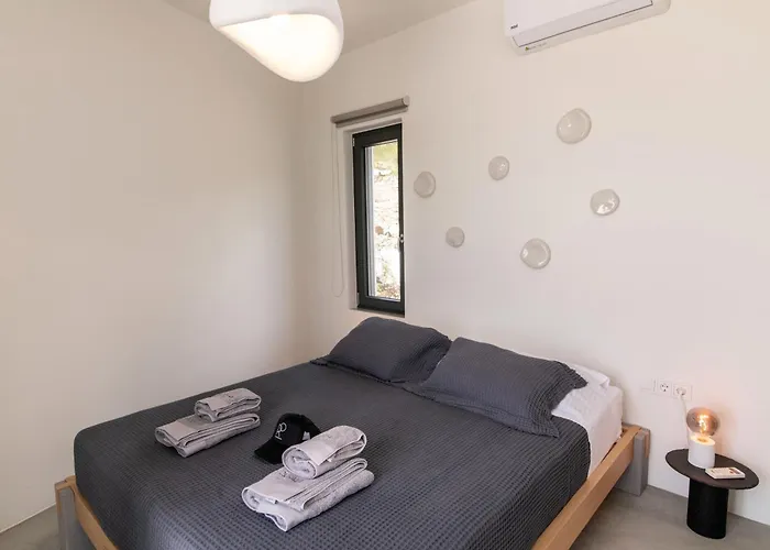 Rockaine Echoes Villa